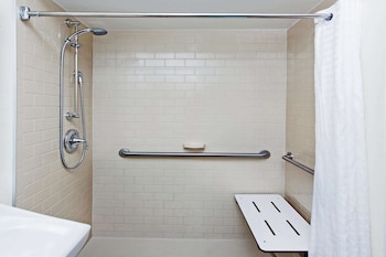 Room, 1 Queen Bed, Accessible, Non Smoking (Roll-In Shower)