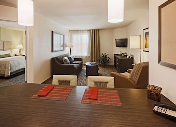 Suite, 1 Queen Bed, Accessible, Non Smoking (Tub)
