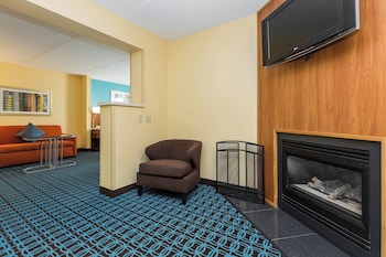 Suite, 1 King Bed with Sofa bed