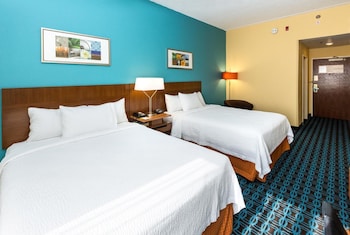 Room, 2 Queen Beds, Mobility Accessible (Accessible Bathtub)