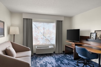 Executive Suite, 1 King Bed with Sofa bed (Mobility/Hearing Accessible, Tub)