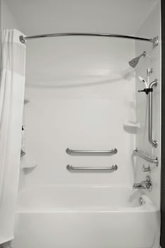 Executive Suite, 1 King Bed with Sofa bed (Mobility/Hearing Accessible, Tub)
