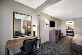Standard Room, 1 King Bed, Non Smoking, Refrigerator & Microwave