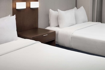 Premium Suite, 2 Double Beds, Accessible, Corner (Bathtub)