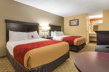 Double Room, 2 Queen Beds, Smoking