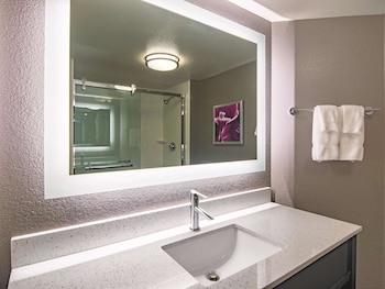 Room, 2 Double Beds, Non Smoking, Courtyard View (Mobility/Hearing Impaired Accessible)