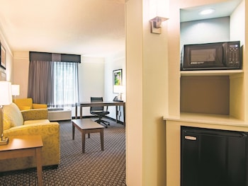 Suite, 1 King Bed, Non Smoking