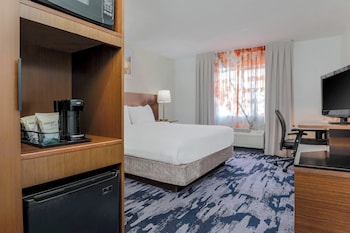 Room, 1 King Bed, Hearing Accessible (Accessible Bathtub)