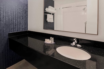 Room, 2 Queen Beds, Accessible Bathtub