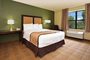 Room, 1 Queen Bed, Roll-in Shower, Non Smoking (Kitchen, Modern)