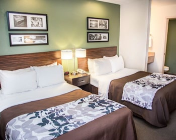 Standard Room, 2 Queen Beds, Non Smoking