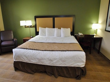 Room, 1 King Bed, Non Smoking, Kitchen (Shower)