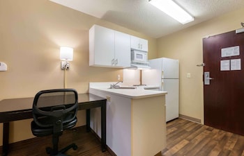 Studio, 1 Queen Bed, Non Smoking
