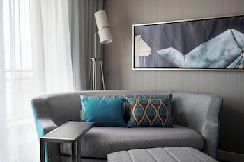 Room, 1 King Bed, Balcony