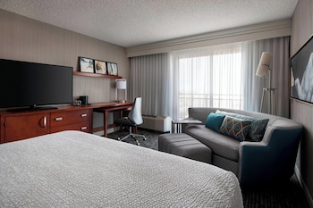 Room, 1 King Bed, Balcony
