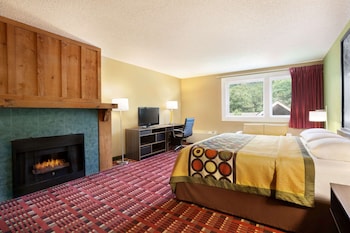 Superior Room, 1 King Bed, Non Smoking, Jetted Tub