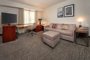 Deluxe Room, 1 Queen Bed with Sofa bed (Studio)