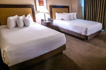 Deluxe Room, 2 Queen Beds, Non Smoking (Stay Well)