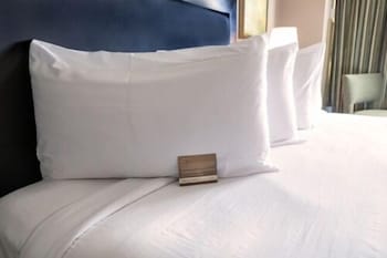 Deluxe Room, 1 King Bed, Non Smoking (Stay Well)