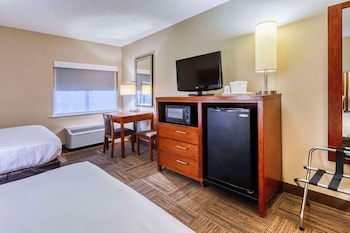 Standard Room, 2 Queen Beds, Non Smoking