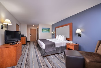 Standard Room, 1 King Bed, Non Smoking, Refrigerator & Microwave