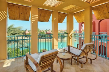 Superior Suite, 1 King Bed, Lagoon View