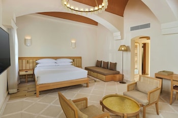 Superior Suite, 1 King Bed, Lagoon View