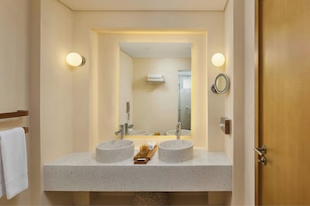 Superior Suite, 1 King Bed, Lagoon View