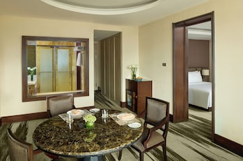 Junior Suite (Red Level)
