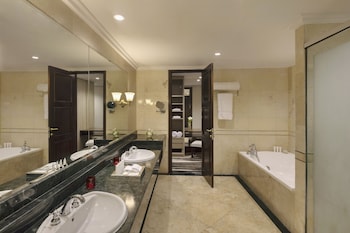 Red Level 3 Bedroom Interconnecting Suite