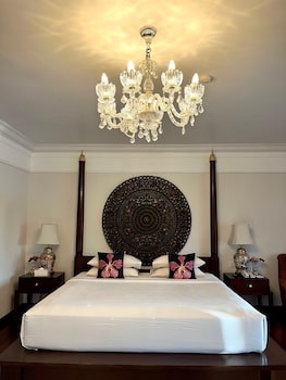 Luxury Two Bedroom Residence, Pool View, Partial Ocean View (Free Airport Transfer)