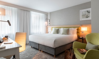 Signature Queen Room
