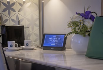 Signature Queen Room