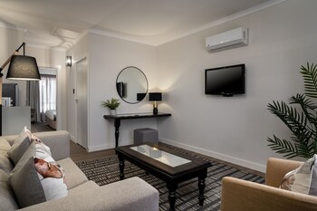 Suite, 1 King Bed with Sofa bed