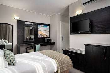Deluxe Room, 1 King Bed