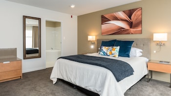 Suite, King Bed