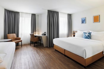 Standard Room, 1 King Bed