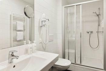 Standard Room, 1 Queen Bed