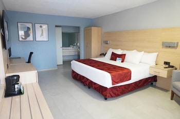 Suite, 1 King Bed, Non Smoking