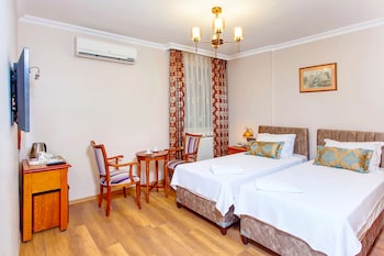 Economy Twin Room, 2 Twin Beds, No Windows