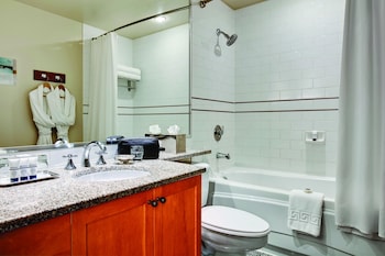 Upper Floor, Studio Suite
