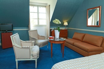 Tradional Family Room
