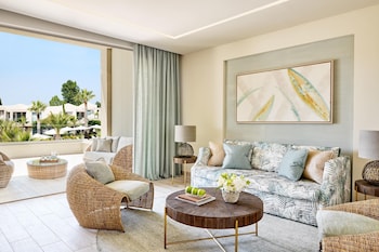 Suite, 1 Bedroom, Garden View (Grand Balcony)