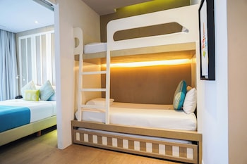 Family Studio Bunk, Garden View