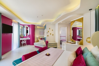 Girls Suite