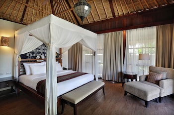 Deluxe Villa, 1 King Bed (Shared Pool)