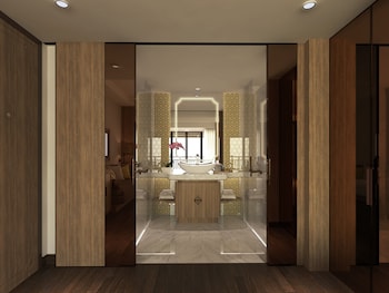 Superior Room, 1 King Bed