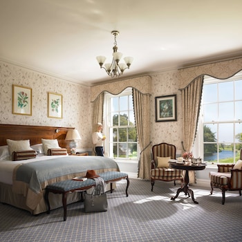 Deluxe River View Room