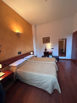 Economy Twin Room