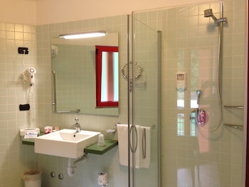 Double or Twin Room (With lift)